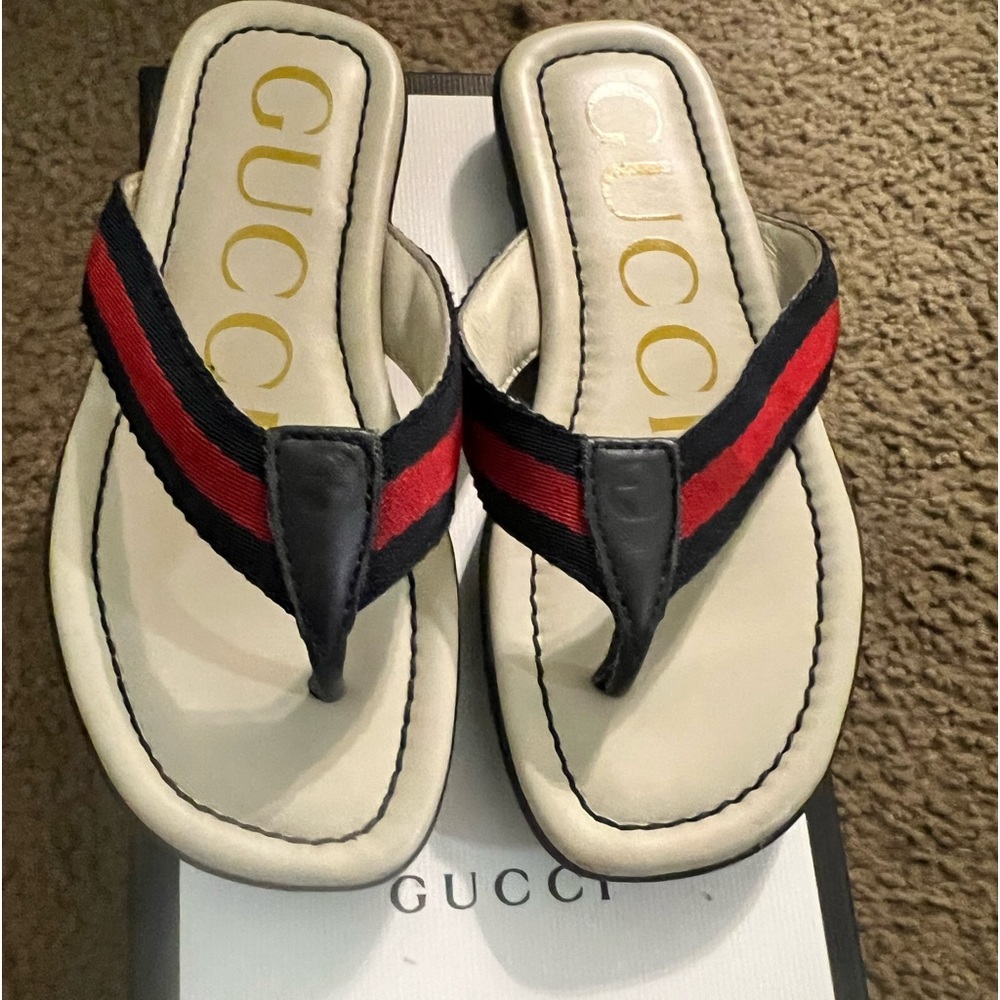 Little girl Gucci sandals size 28 (11 toddlers)